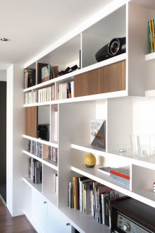 Εντοιχιζόμενα ράφια για καθιστικό