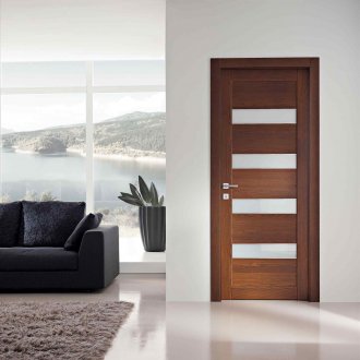 Εσωτερική πόρτα με γυάλινη επένδυση