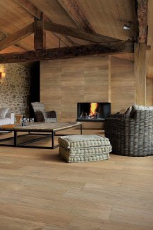 Διακόσμηση τοίχου με διακοσμητική πέτρα στο σαλόνι