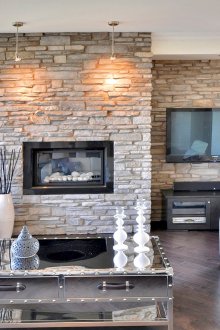 Διακόσμηση τοίχου με διακοσμητική πέτρα ακατέργαστη