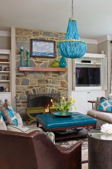 Ένας συνδυασμός καφέ και τυρκουάζ στο εσωτερικό