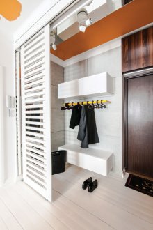 Ο συνδυασμός καφέ και τερακότα στο εσωτερικό