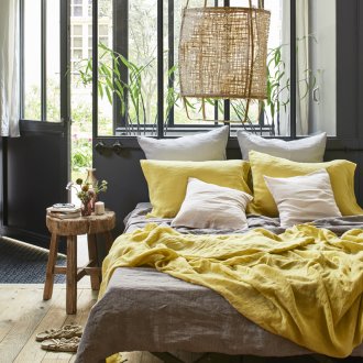 Κεφαλάρι στο πανοραμικό παράθυρο