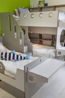 Σχεδιασμός φυτώριο για τρία παιδιά γκρι