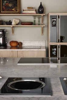 Σχεδιασμός κουζίνας 20 τ.μ. με ράφια