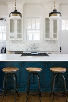 Ξύλινη κουζίνα σε μπλε αποχρώσεις