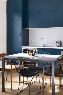 Μοντέρνα κουζίνα σε μπλε αποχρώσεις