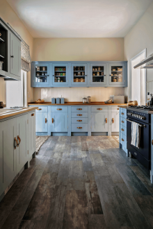 Ρετρό κουζίνα σε μπλε αποχρώσεις