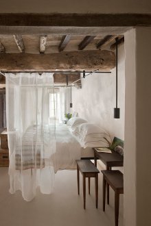 Ιταλικό στυλ στο εσωτερικό με δοκούς