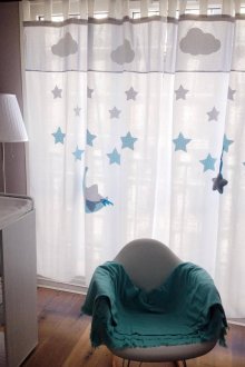 Cortinas de diseño para habitación infantil con apliques
