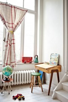 Σχεδιασμός κουρτινών για παιδικό δωμάτιο σε κλουβί