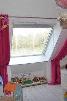 Σχεδιασμός κουρτινών για παιδικό δωμάτιο στη σοφίτα