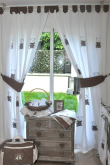 Σχεδιάστε κουρτίνες για ένα νηπιαγωγείο με αρκούδες