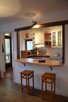 Σχεδιασμός κουζίνας με κατάτμηση του μετρητή μπαρ