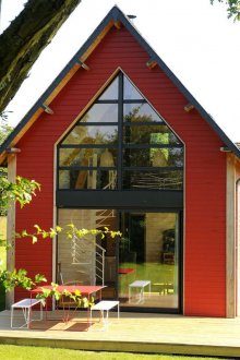 Διώροφη εξοχική κατοικία