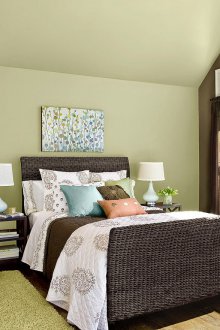 Χρώμα ελιάς στο εσωτερικό σοφίτα υπνοδωματίου