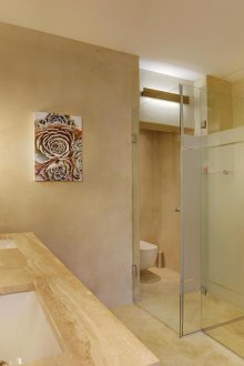 Νίκελ με ντους στο μπάνιο