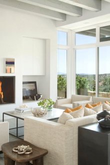 Θέση με ντουλάπια στο δωμάτιο