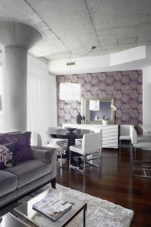 Λιλά χρώμα στο σαλόνι