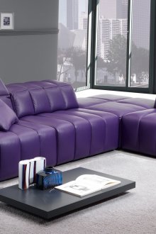 Lilac καναπέ στο σαλόνι