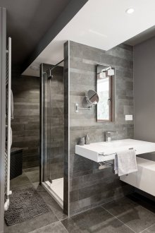 DIY μπάνιο με γκρι τελειώματα