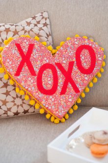 Craft 14 Φεβρουαρίου μαξιλάρι με την επιγραφή