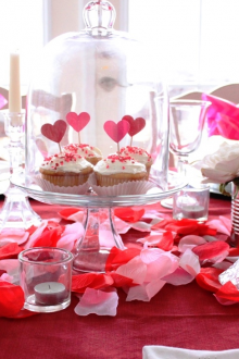 Δώρο στις 14 Φεβρουαρίου do-it-yourself τραπέζι διακοπών.