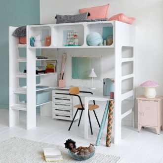 Λευκό κρεβάτι σοφίτας