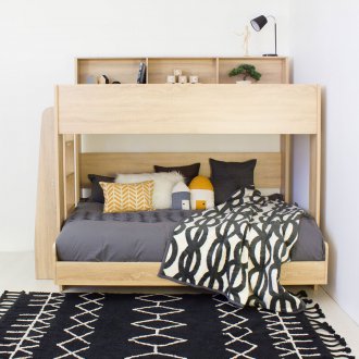 Κρεβατοκάμαρα με καναπέ