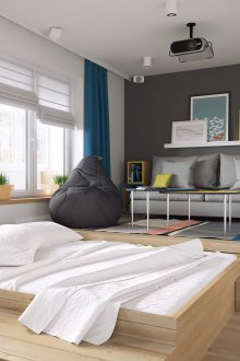 Βήμα στο κρεβάτι στο σαλόνι