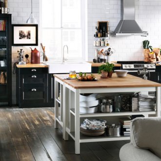 Δωμάτιο για ένα αγόρι με ένα κρεβάτι-αυτοκίνητο