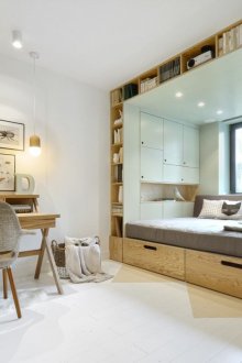 Έπιπλα στο υπνοδωμάτιο με βάθρο