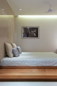 Bed podium στο στυλ του μινιμαλισμού