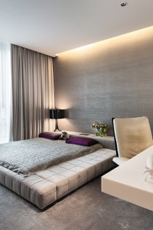 Κρεβάτι στο βάθρο βελούδου