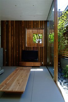 Ιαπωνικό εσωτερικό με διακόσμηση ξύλινων τοίχων