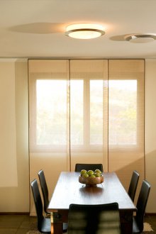 Ιαπωνικό εσωτερικό με κουρτίνες