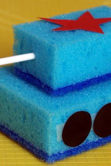 Crafts για τις 23 Φεβρουαρίου δεξαμενή από το σφουγγάρι