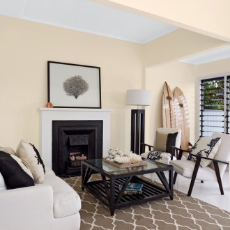 Εσωτερικό για το κορίτσι είναι μπεζ