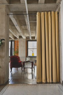 Περιοχή με κουρτίνες εκλεκτικού στυλ