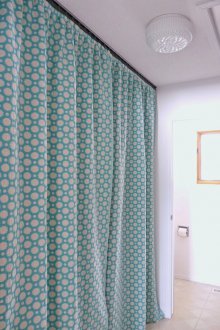 Ζωνοποίηση με κουρτίνες polka dot