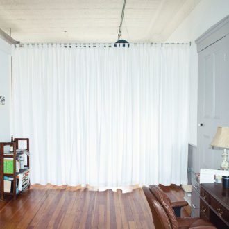 Τοποθέτηση και διαίρεση του χώρου με κουρτίνες