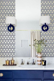 Ταπετσαρία στην τουαλέτα με κηρήθρες