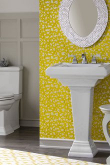 Το χαρτί τοίχου σε μια τουαλέτα είναι βινύλιο