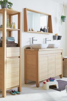 Μεγάλο ξύλινο μπάνιο