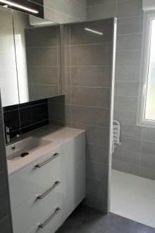 Μεγάλο μπάνιο με χωρίσματα γυψοσανίδας