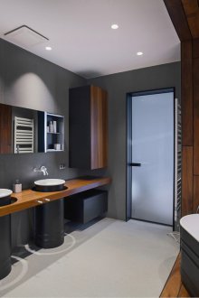 Μεγάλο μπάνιο βιομηχανικού στιλ