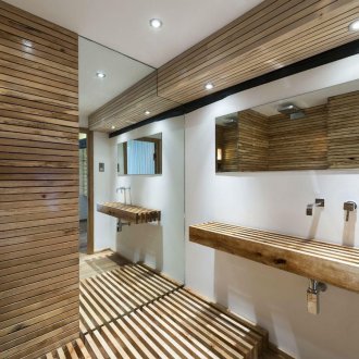 Μεγάλο μπάνιο με clapboard