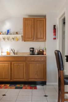 Πώς να τακτοποιήσετε έπιπλα κουζίνας σε διαμέρισμα στούντιο