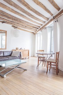 Πώς να τακτοποιήσετε τα έπιπλα σε έναν ανοιχτό χώρο ενός διαμερίσματος