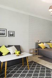 Studio διαμέρισμα 40 τ.μ. κίτρινα μαξιλάρια